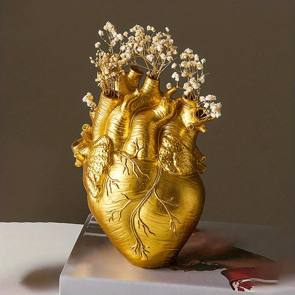 Escultura em Resina Coração Vaso Decorativo para Flores - eFlix